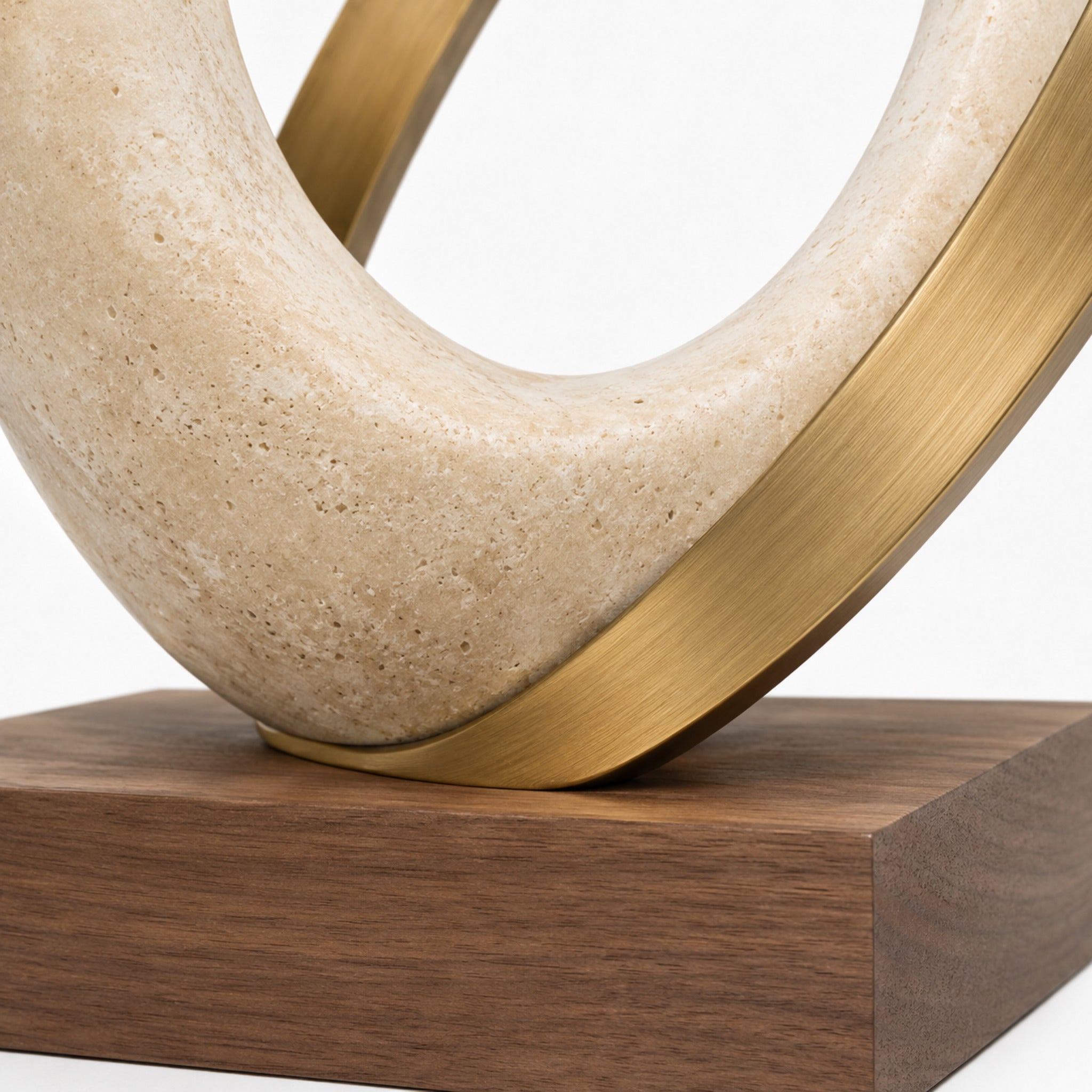 Sculpture Halo – Objet décoratif circulaire champagne et noyer clair